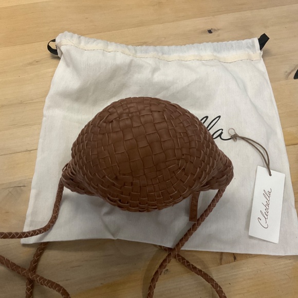 CLEOBELLA TAN WOVEN CROSSBODY NWT - Picture 7 of 8